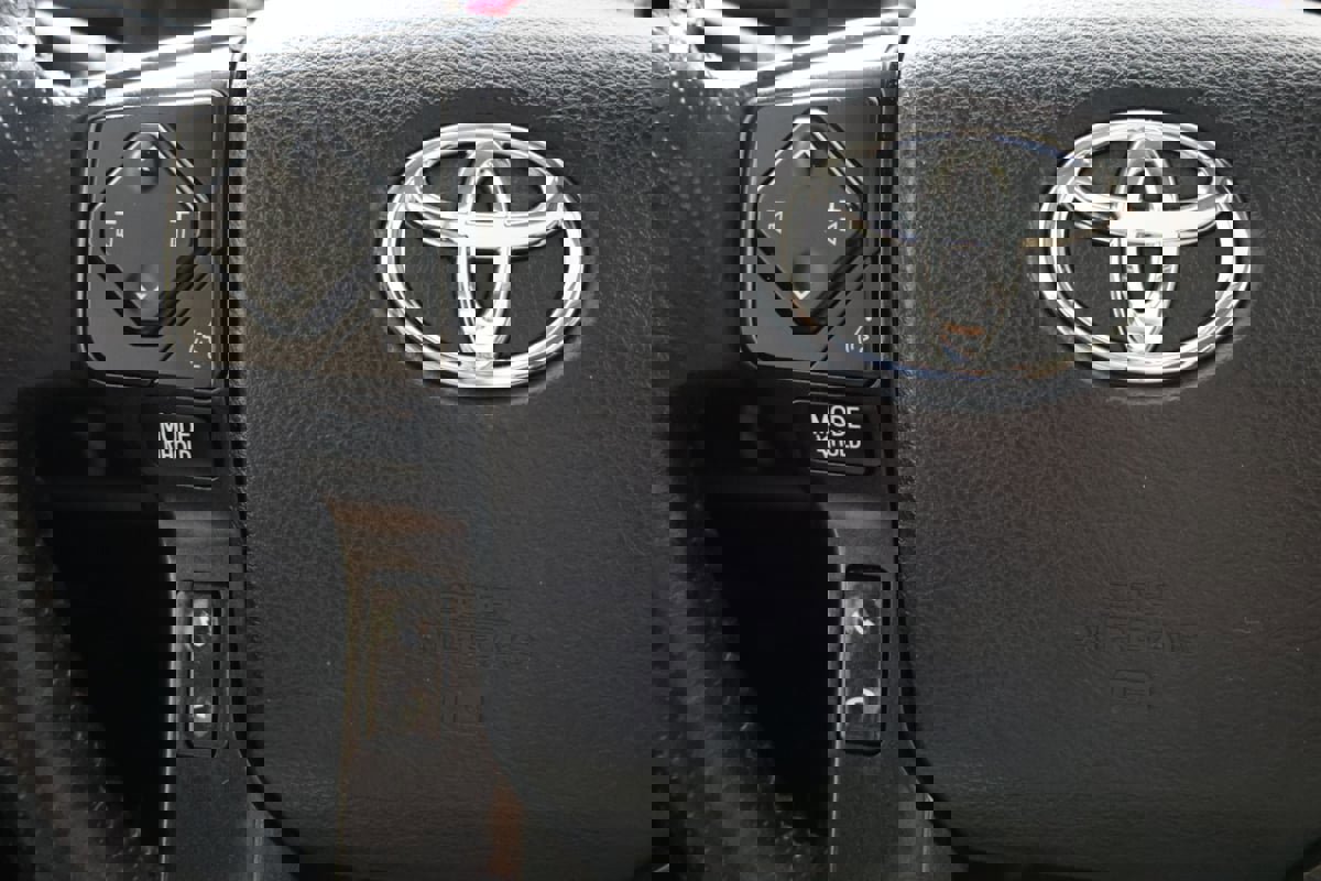 Used 2023 Toyota 4Runner TRD Off-Road Premium w/ Moonroof Package AWD/4WD image 30