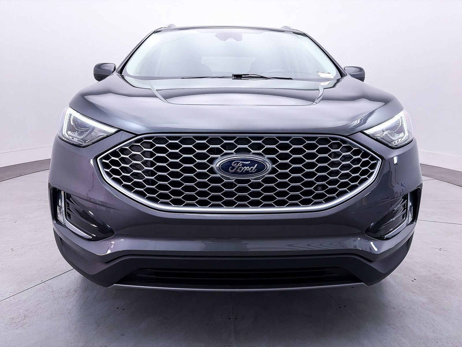 Used 2024 Ford Edge SEL w/ Convenience Package AWD/4WD image 11