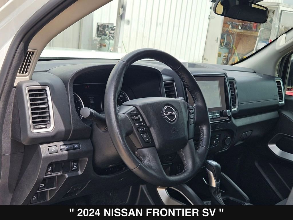 Used 2024 Nissan Frontier SV w/ SV Convenience Package RWD image 13
