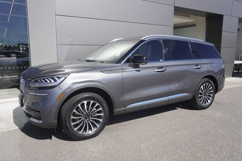 Used 2023 Lincoln Aviator Reserve w/ Equipment Group 201A image 3