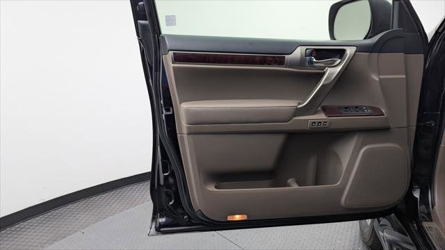 Used 2016 Lexus GX 460 w/ Premium Package image 12