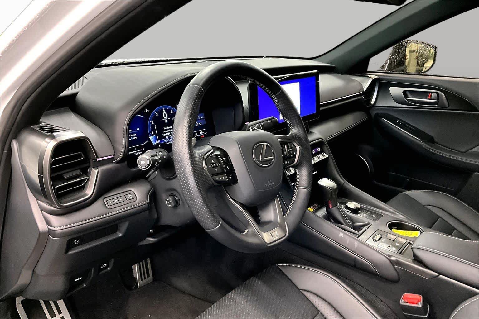 Used 2026 Lexus IS 350 F Sport w/ Accessory Package Z1 RWD image 18