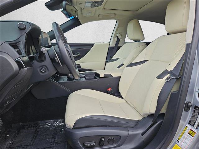 Used 2022 Lexus ES 300h w/ Premium Package FWD image 11