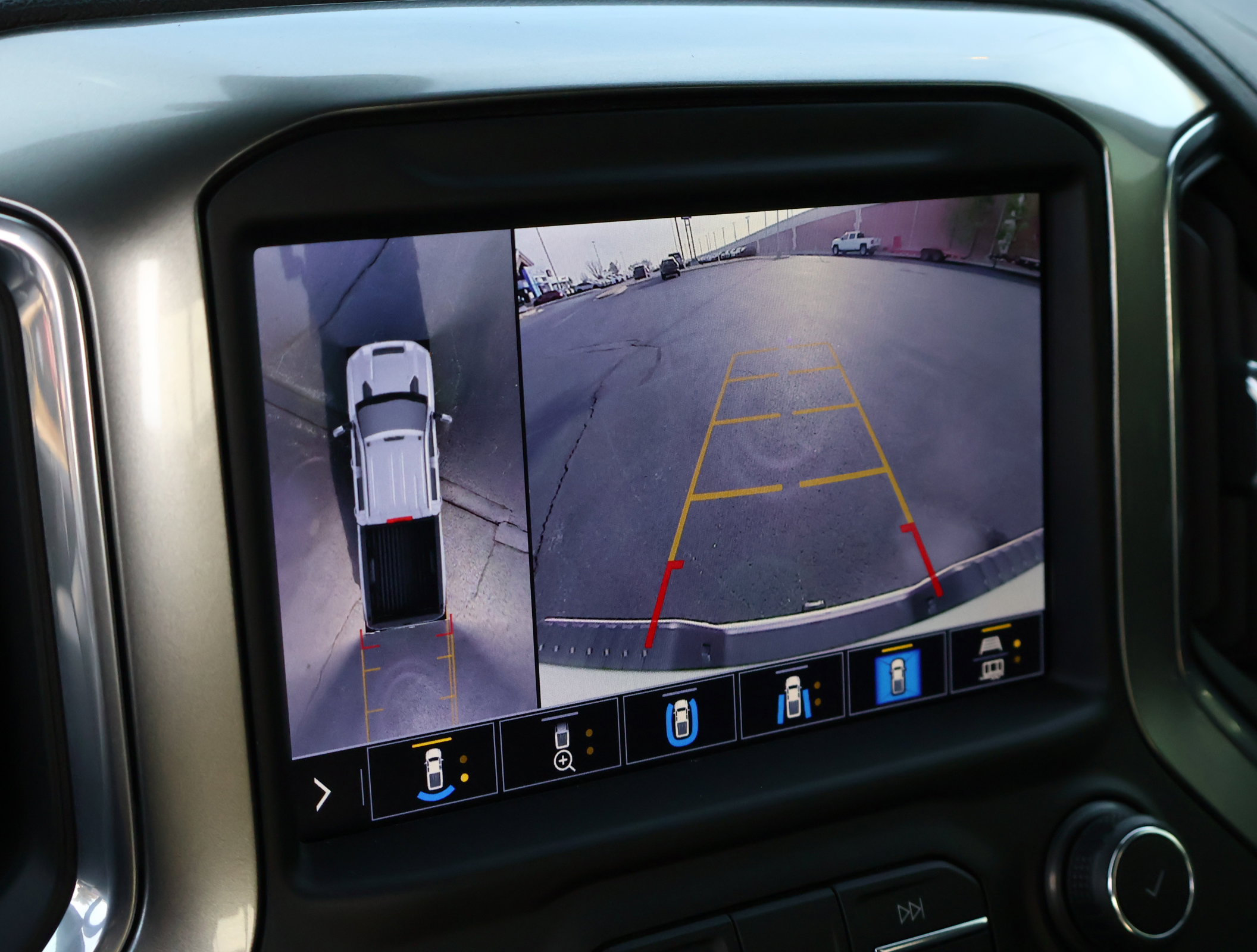 Used 2021 Chevrolet Silverado 2500 LTZ w/ LTZ Plus Package image 5