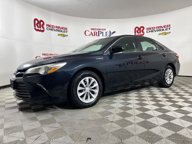Used 2016 Toyota Camry LE image 3