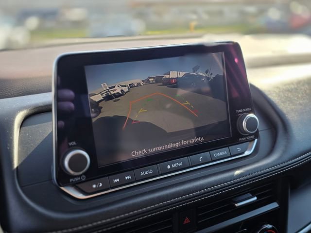 Used 2023 Nissan Rogue S image 25