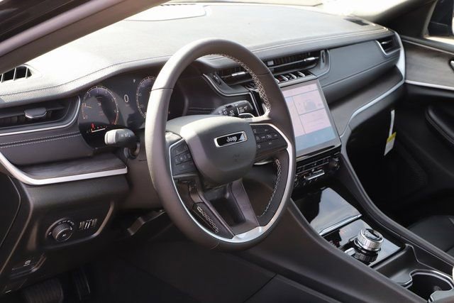 New 2025 Jeep Grand Cherokee Limited AWD/4WD image 10