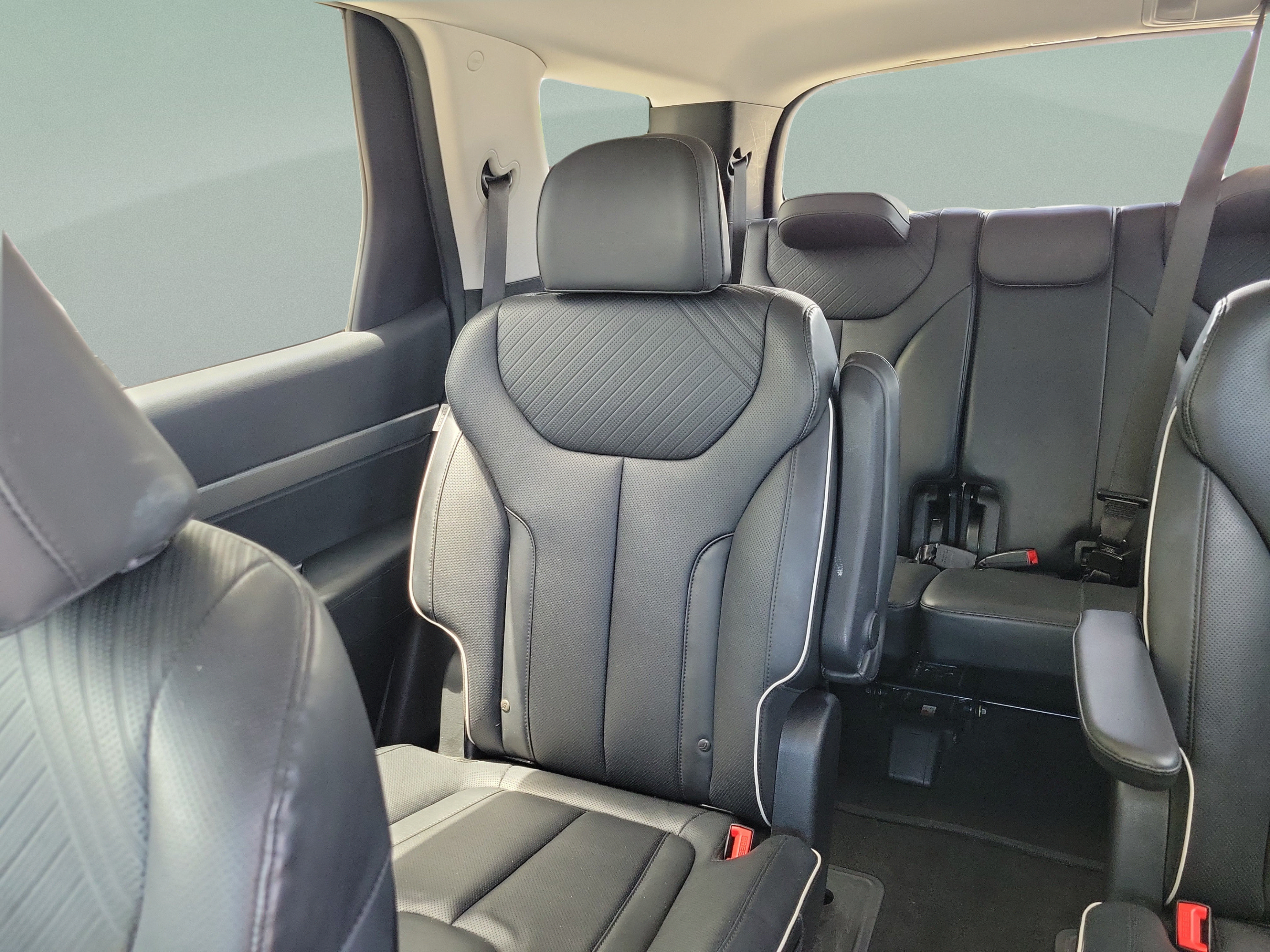 Used 2024 Hyundai Palisade SEL FWD image 8