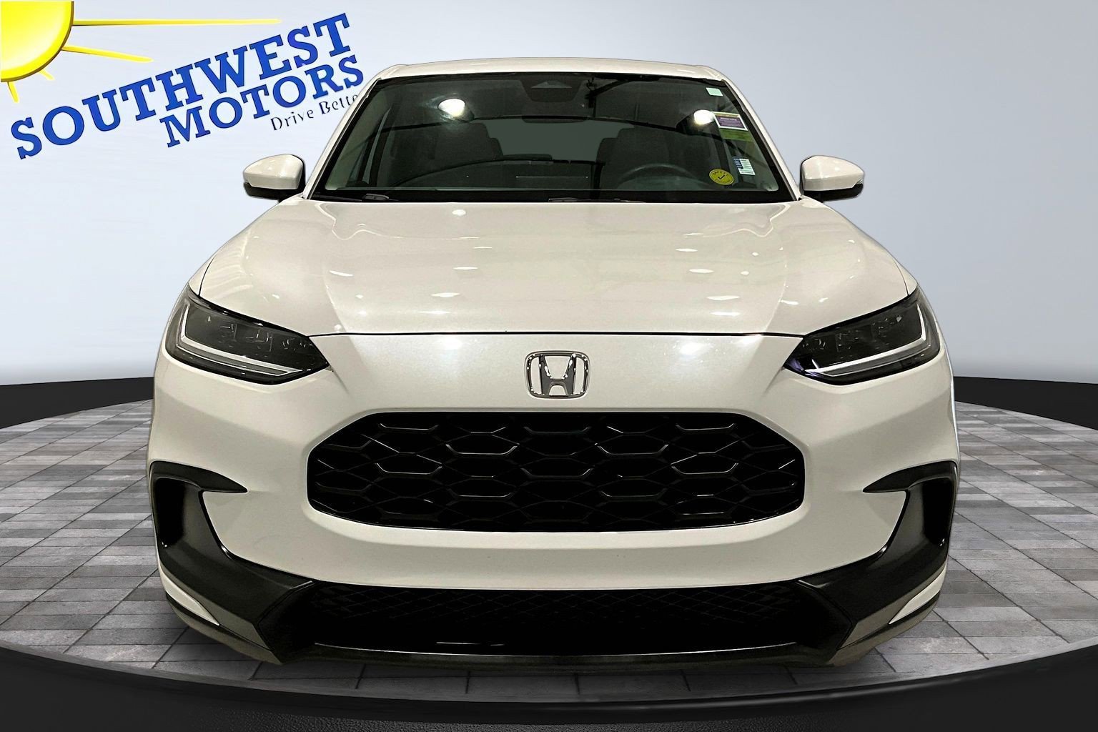 Used 2024 Honda HR-V LX image 2