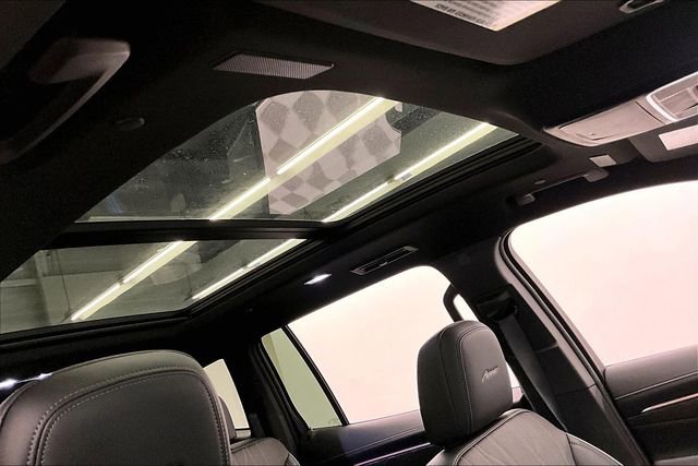 Used 2025 Buick Enclave Avenir w/ Trailering Package, 5000 lbs. image 17