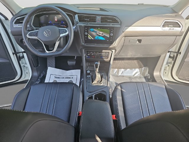 Used 2024 Volkswagen Tiguan SE FWD image 11
