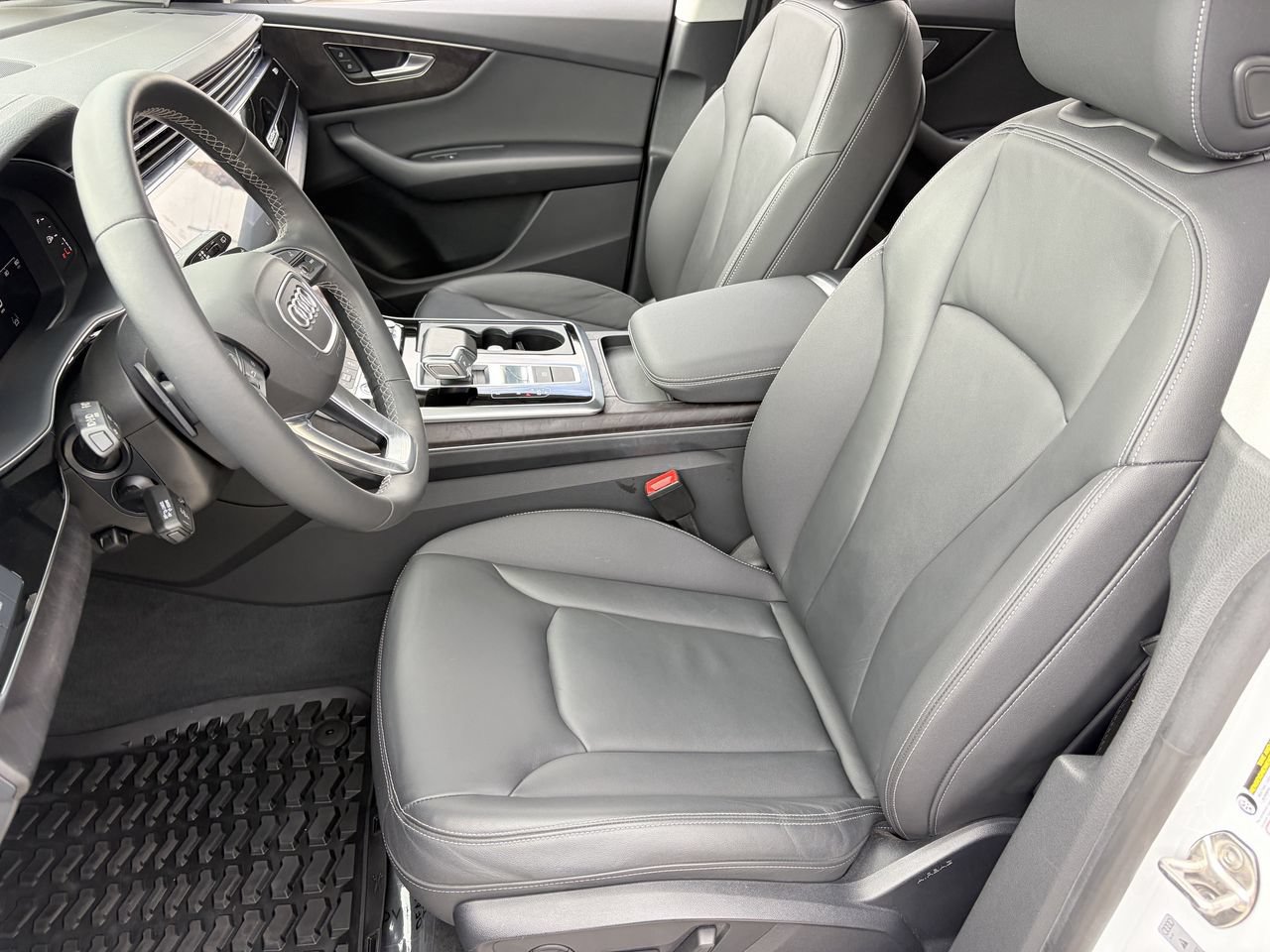 Used 2023 Audi Q8 Premium AWD/4WD image 19