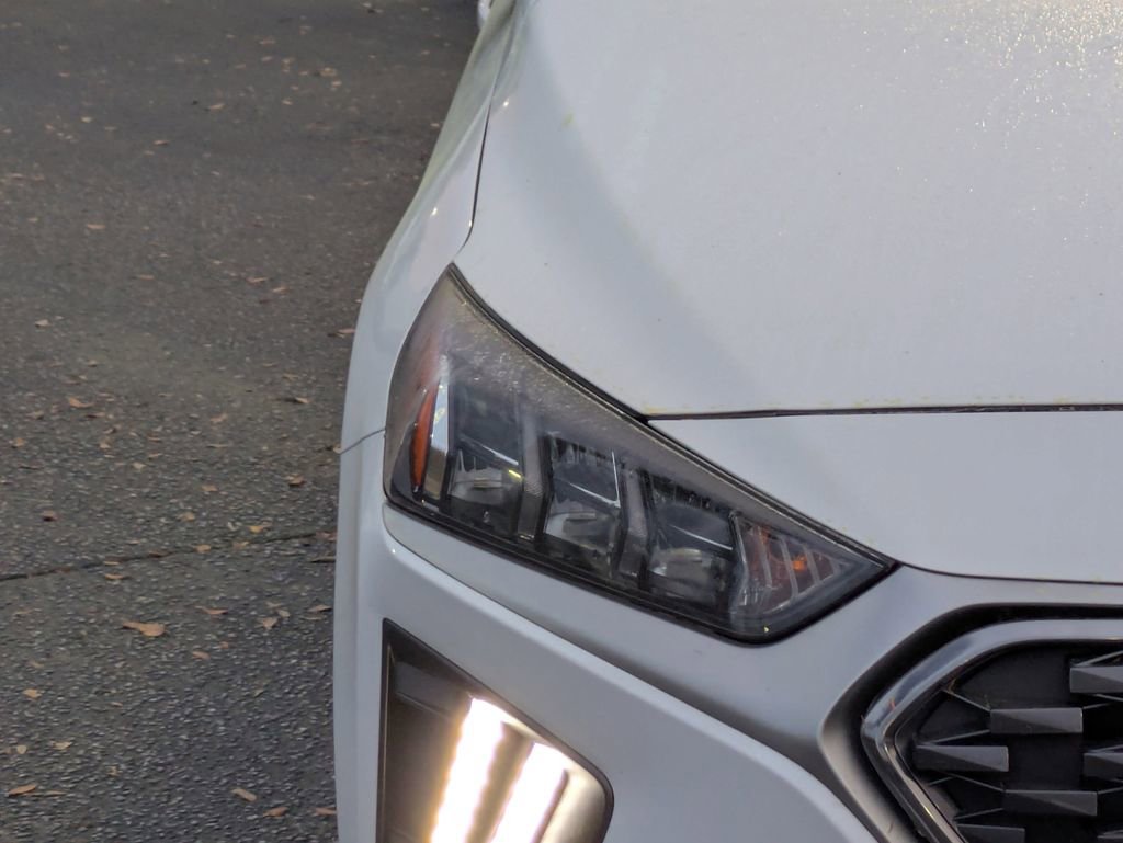 Used 2020 Hyundai Ioniq SEL image 10