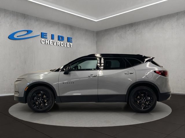 Used 2024 Chevrolet Blazer LT w/ Convenience Package FWD image 11