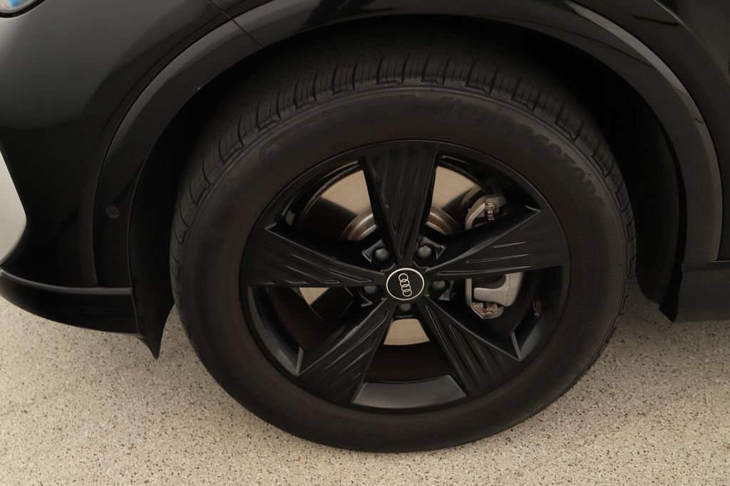 Certified 2024 Audi Q4 e-tron Premium Plus AWD/4WD image 33
