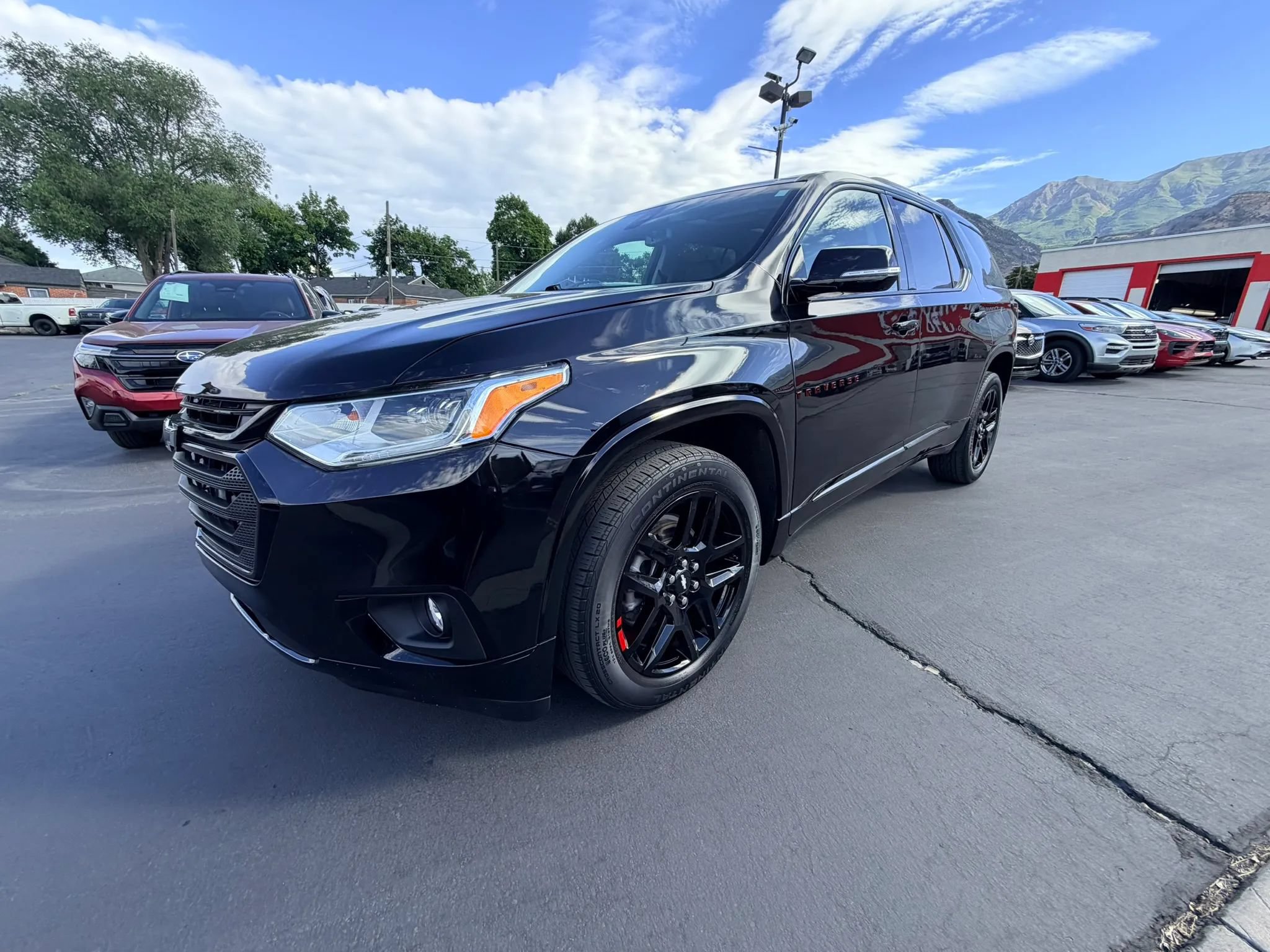 Used 2021 Chevrolet Traverse Premier w/ Redline Edition AWD/4WD image 8