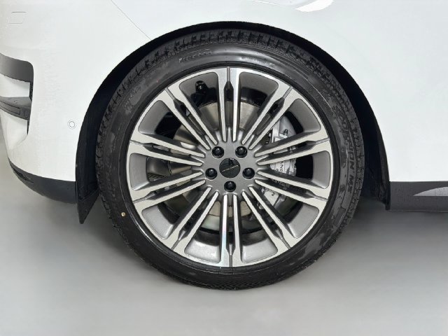 New 2027 Land Rover Range Rover Sport SE AWD/4WD image 33