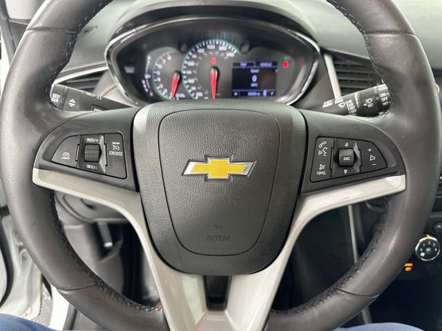 Used 2020 Chevrolet Trax LT w/ LT Convenience Package AWD/4WD image 20