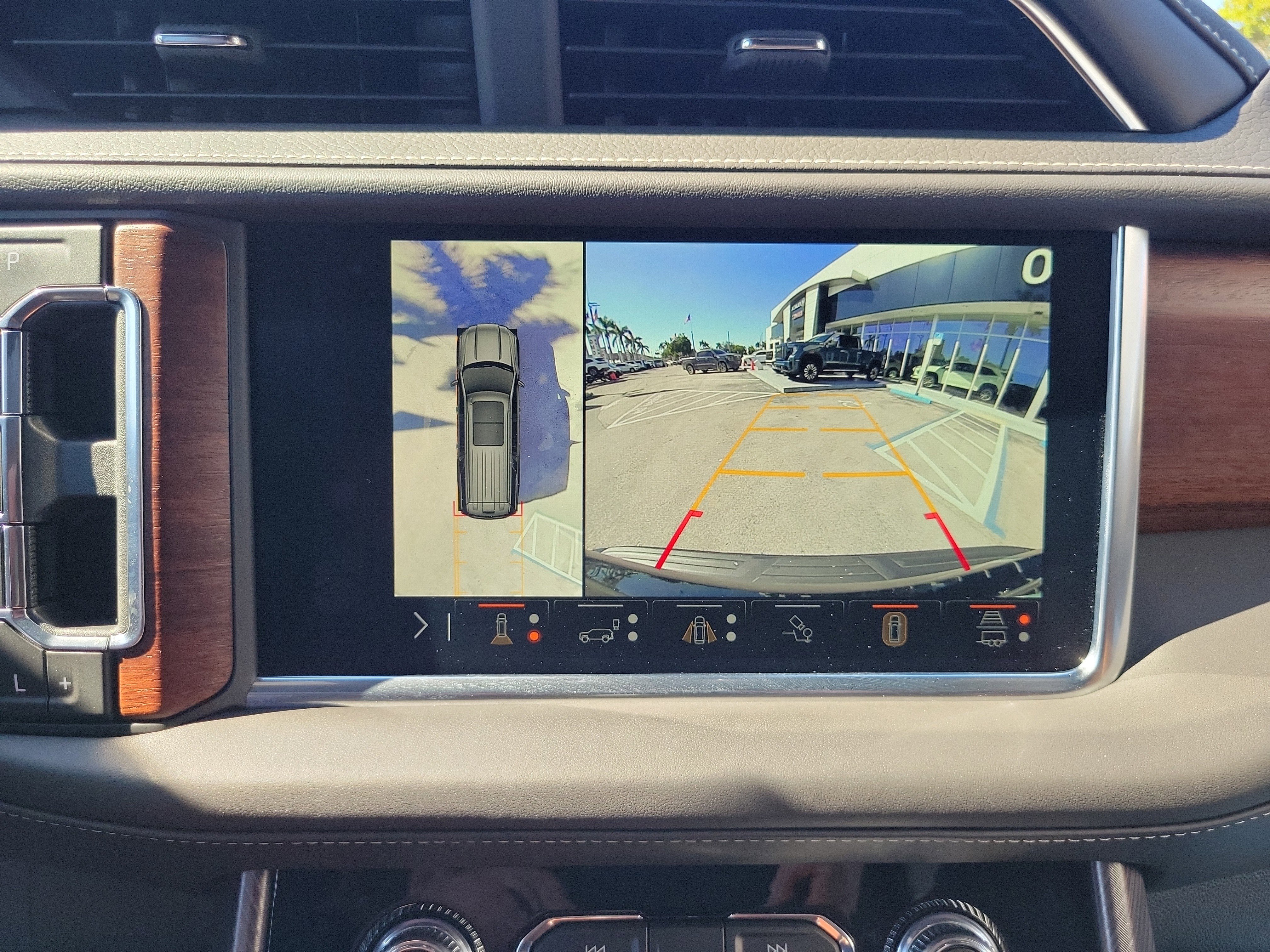 Used 2024 GMC Yukon Denali Ultimate image 11