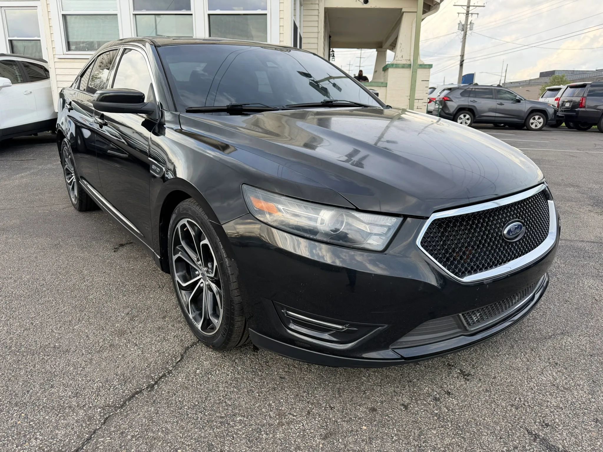 Used 2015 Ford Taurus SHO w/ Equipment Group 401A image 5