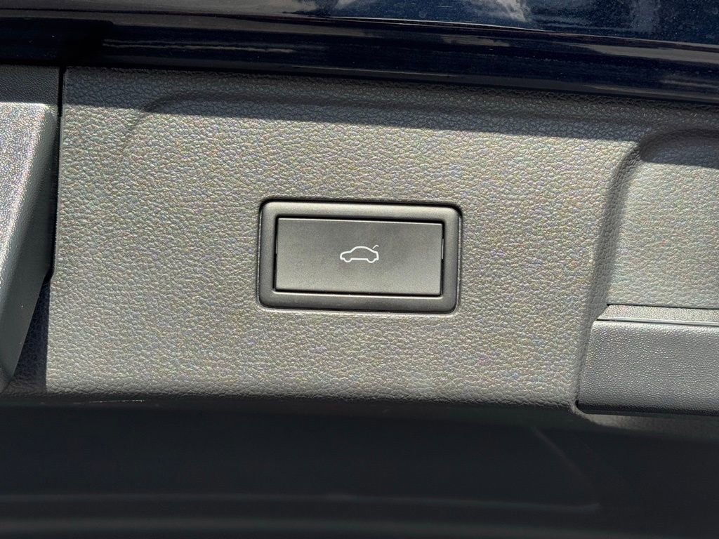 Used 2024 Volkswagen Atlas SE image 38