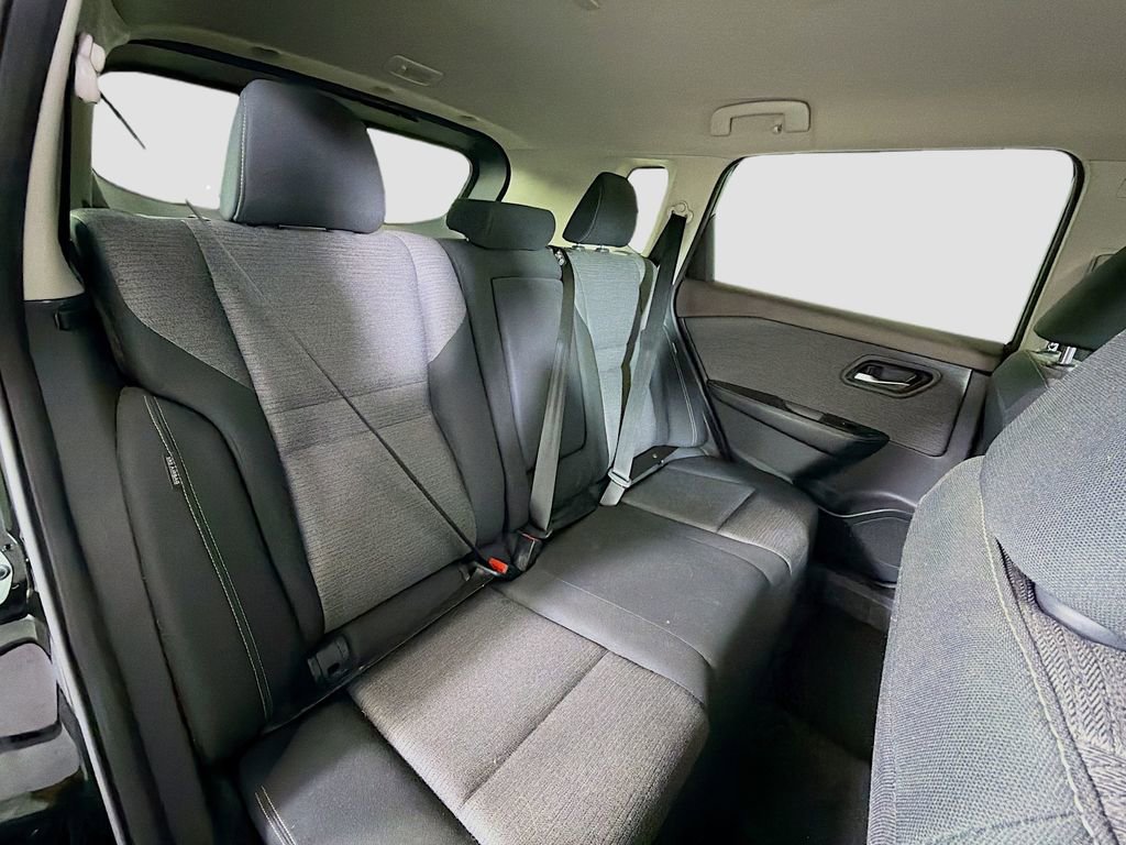 Used 2023 Nissan Rogue SV AWD/4WD image 29