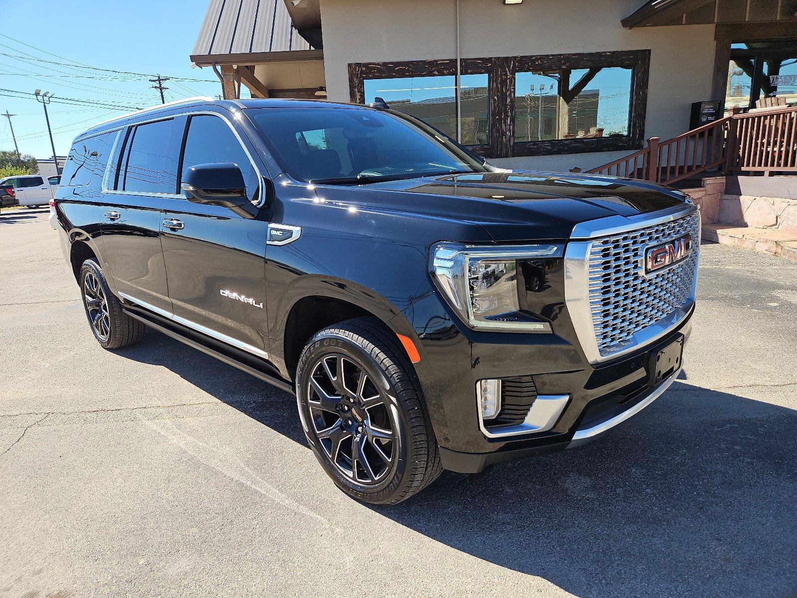 Used 2024 GMC Yukon XL Denali w/ Denali Reserve Package AWD/4WD image 10