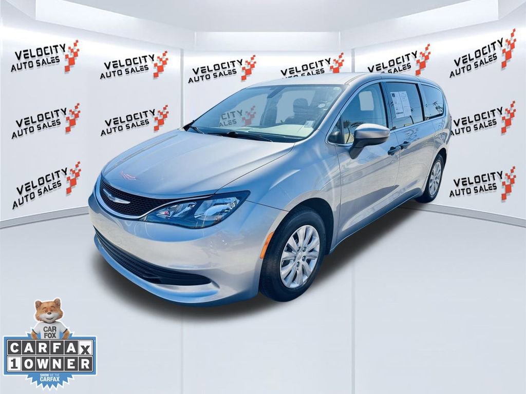 Used 2020 Chrysler Voyager L image 7