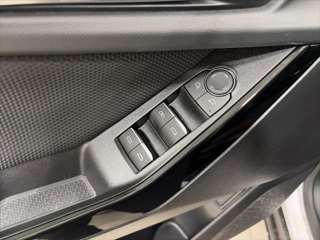 Used 2025 Chevrolet Equinox RS w/ Safety and Technology Package AWD/4WD image 18