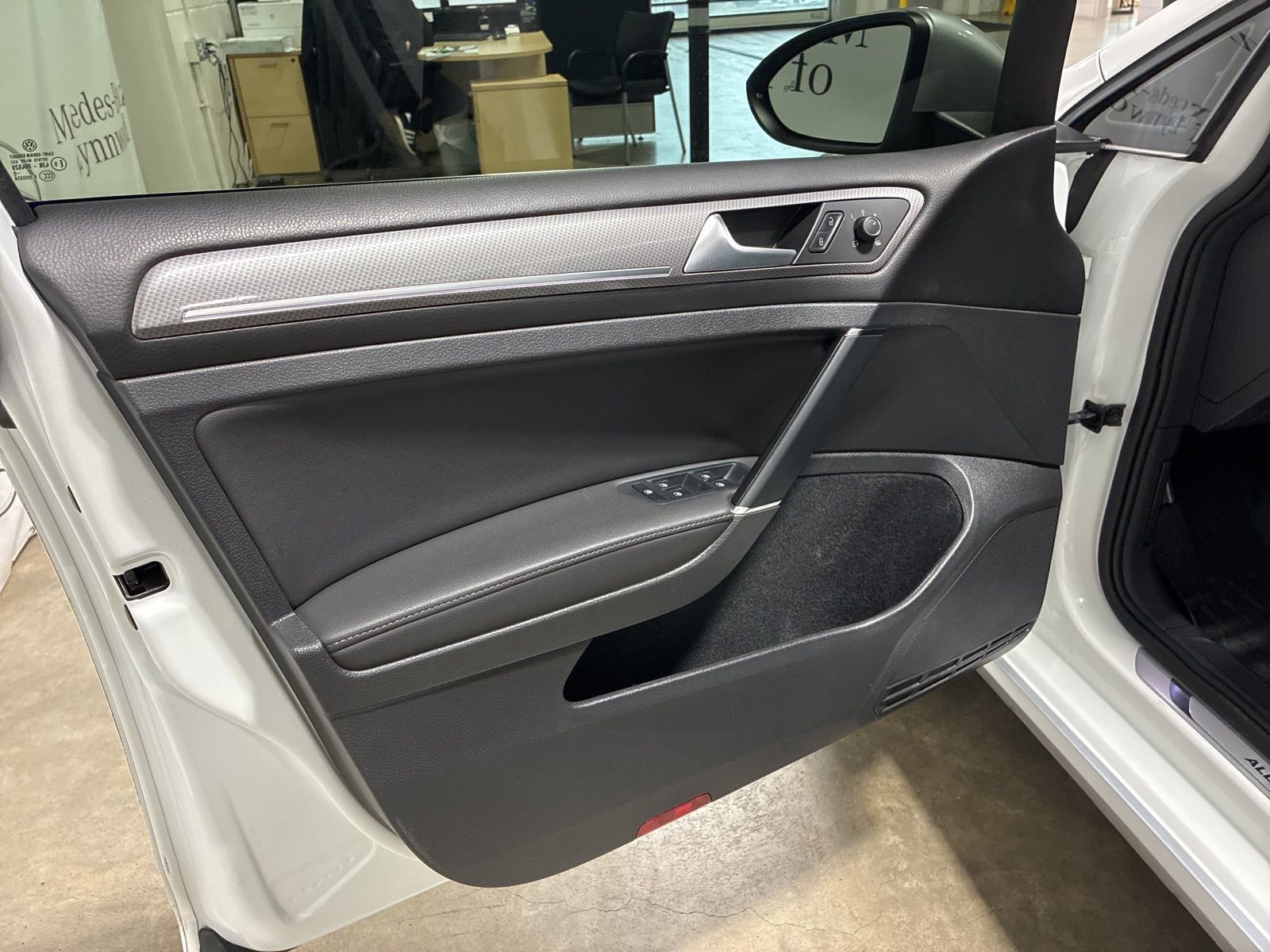 Used 2019 Volkswagen Golf Alltrack SEL image 6