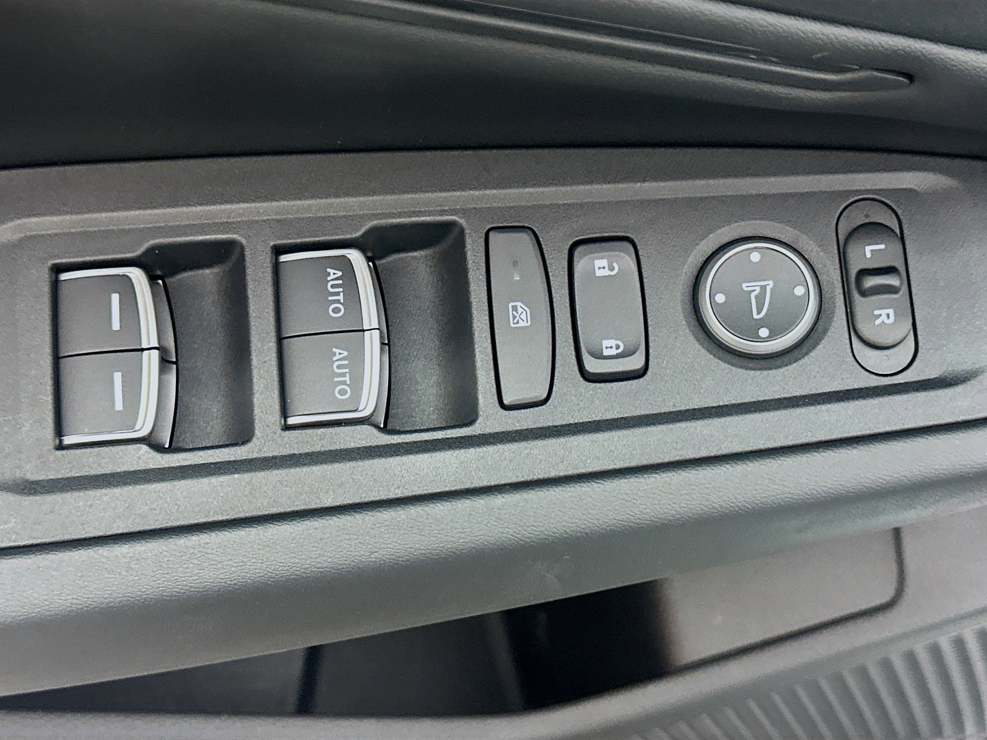 Used 2025 Honda Accord SE image 15