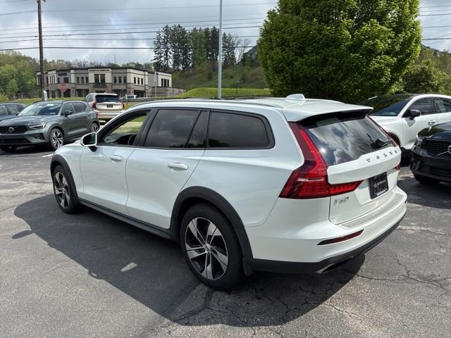 Used 2020 Volvo V60 T5 Cross Country w/ Protection Package Premier AWD/4WD image 8