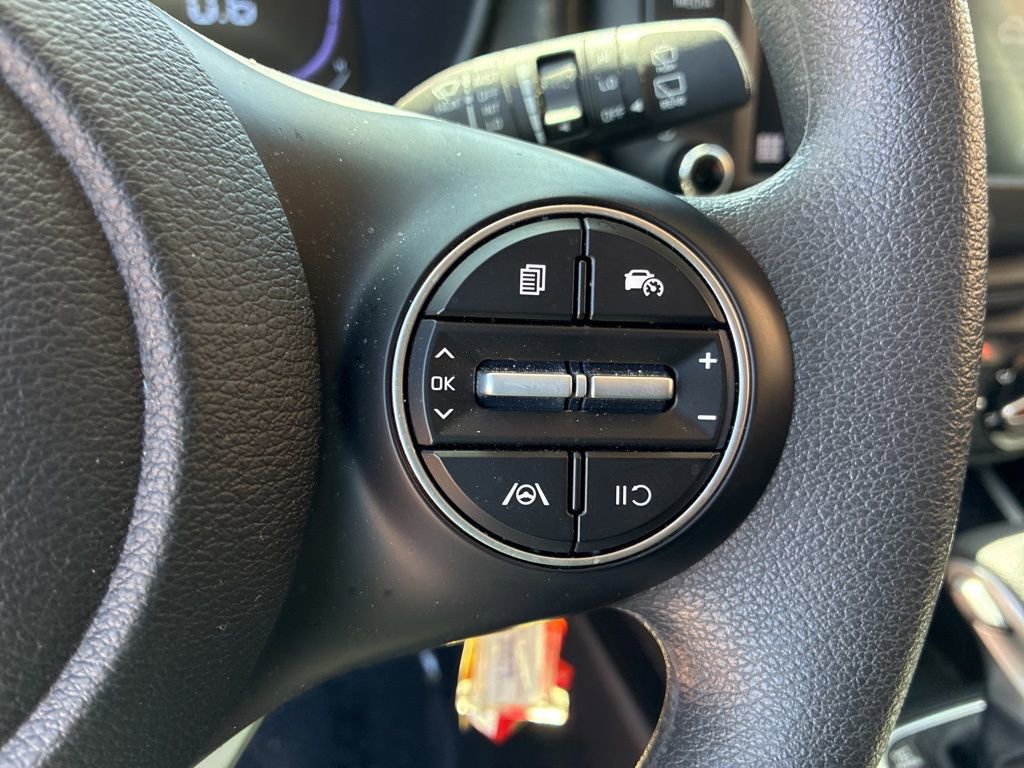 Used 2025 Kia Soul LX FWD image 26