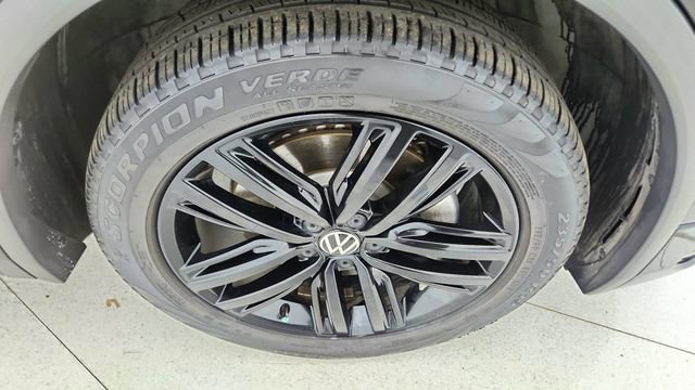 Used 2022 Volkswagen Tiguan SE R-Line image 58
