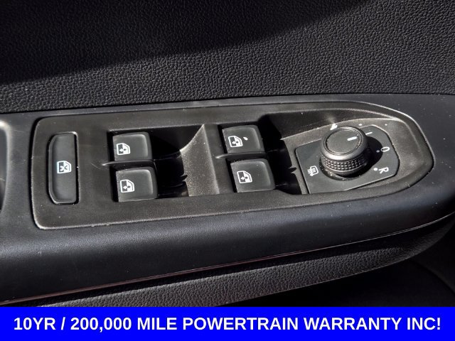 Used 2023 Volkswagen Taos SE w/ Panoramic Sunroof Package FWD image 30