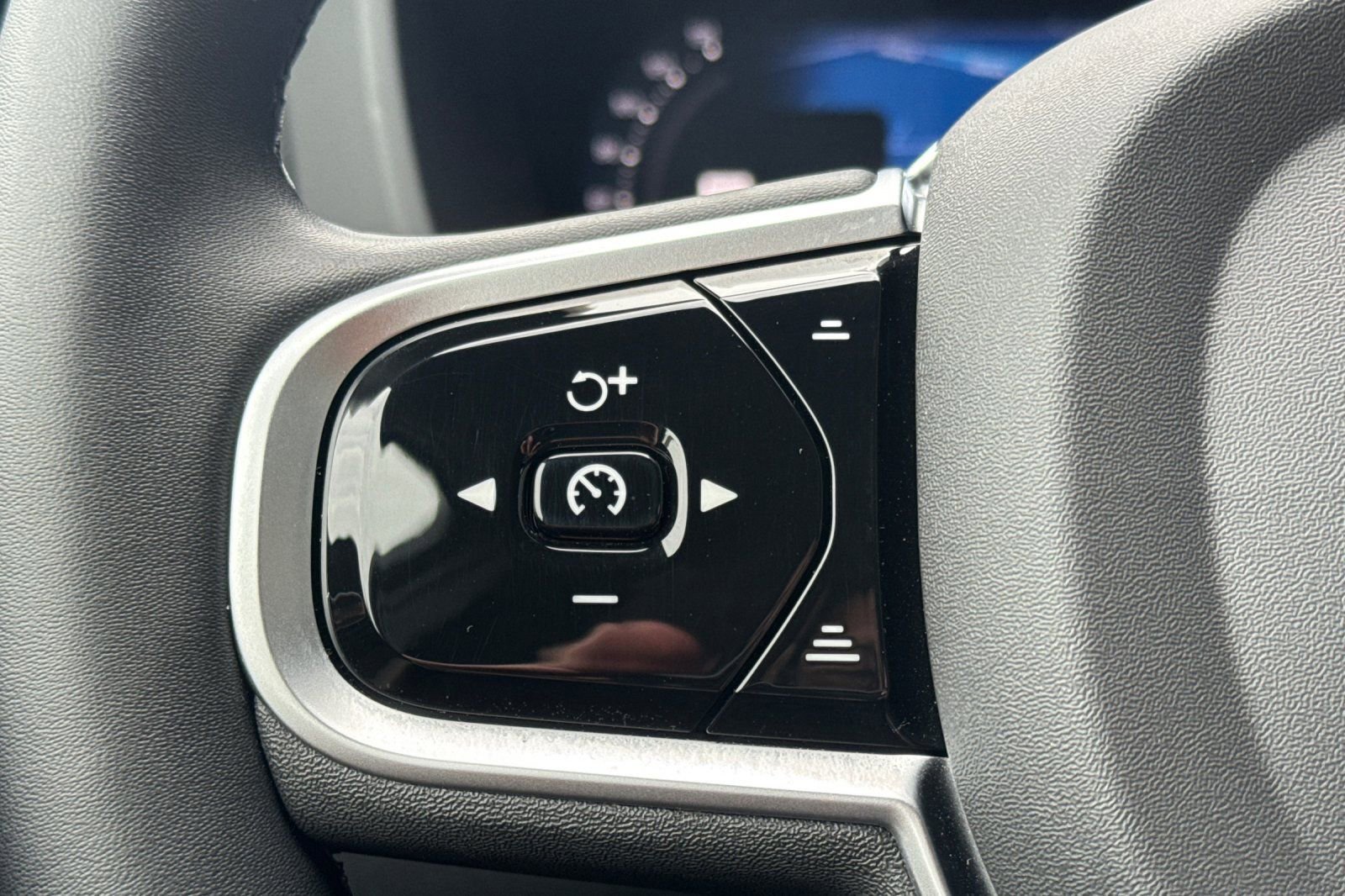 Certified 2026 Volvo XC60 B5 Plus w/ Protection Package Premier AWD/4WD image 27