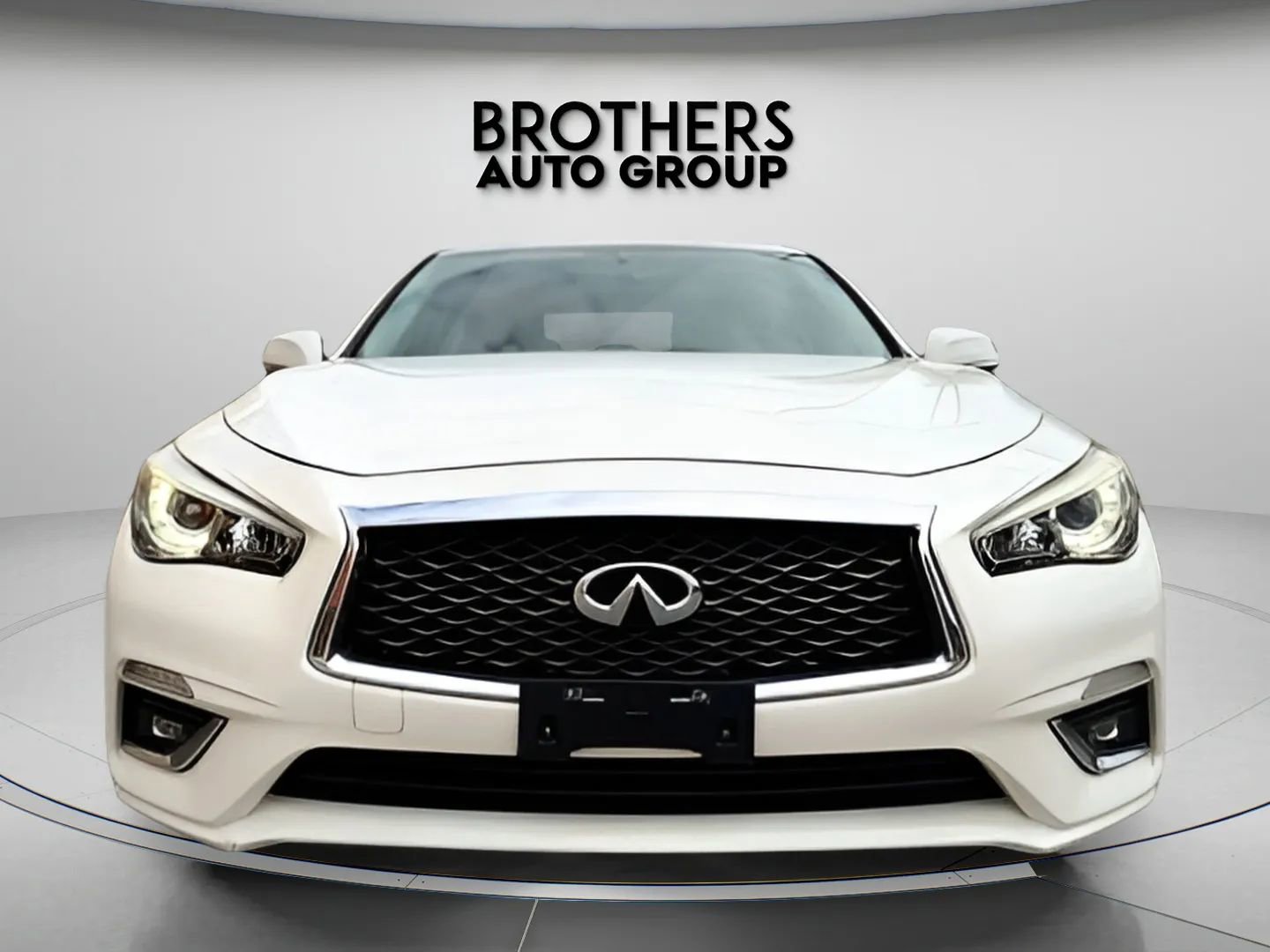 Used 2018 INFINITI Q50 Luxe w/ Essential Package (3.0T Luxe) RWD image 4