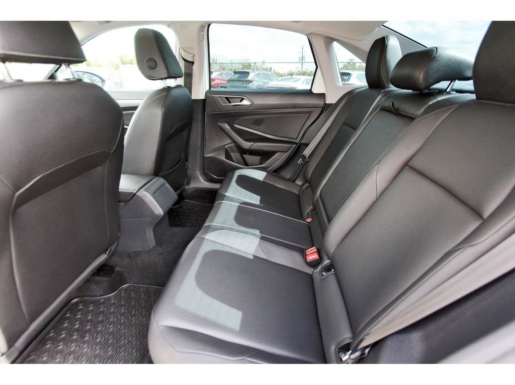 Used 2020 Volkswagen Jetta SE image 14