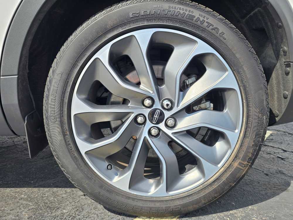 Used 2022 Lincoln Nautilus Reserve w/ Equipment Group 201A image 4