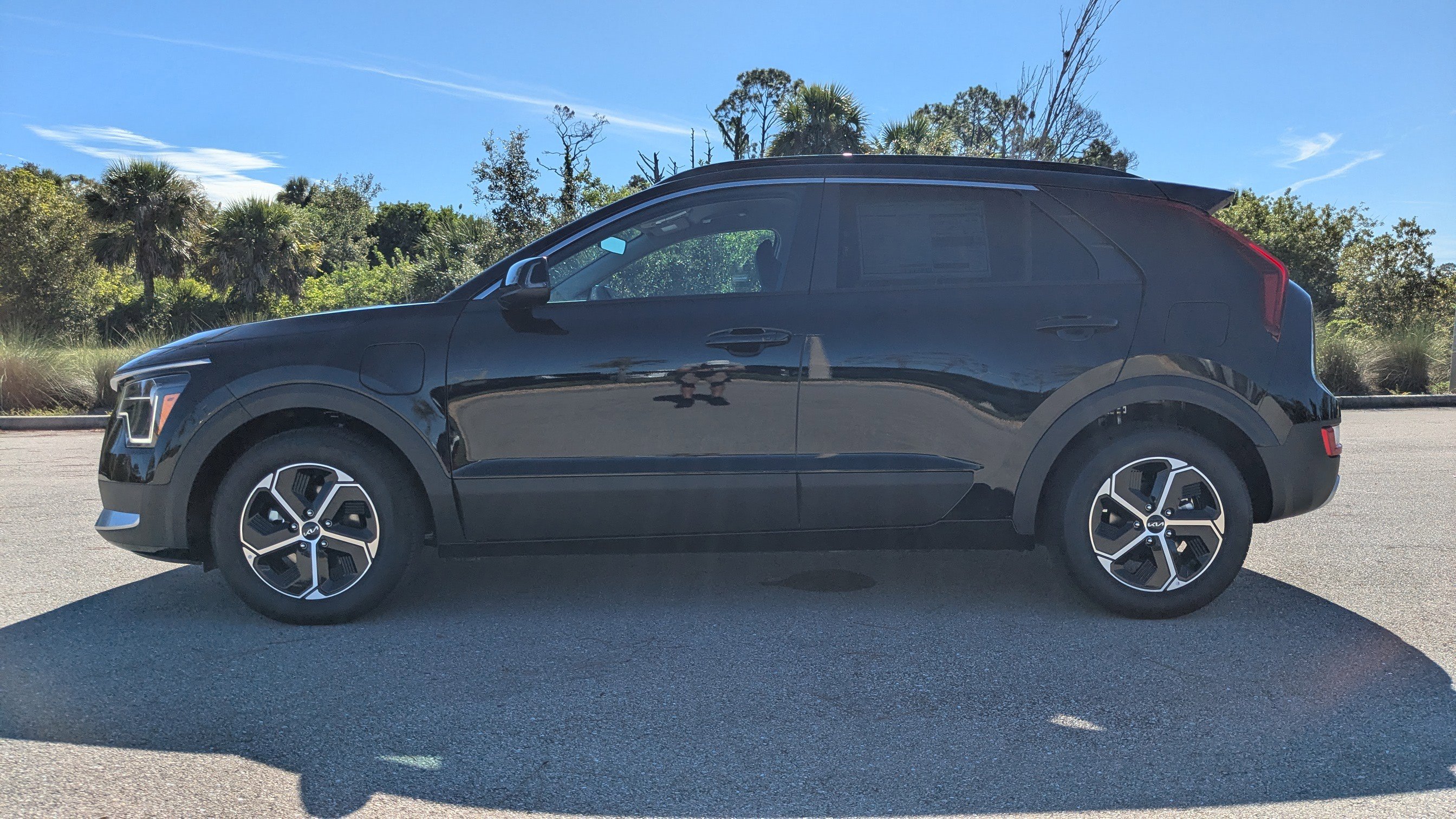 New 2025 Kia Niro EX w/ EX Cold Weather Package image 8