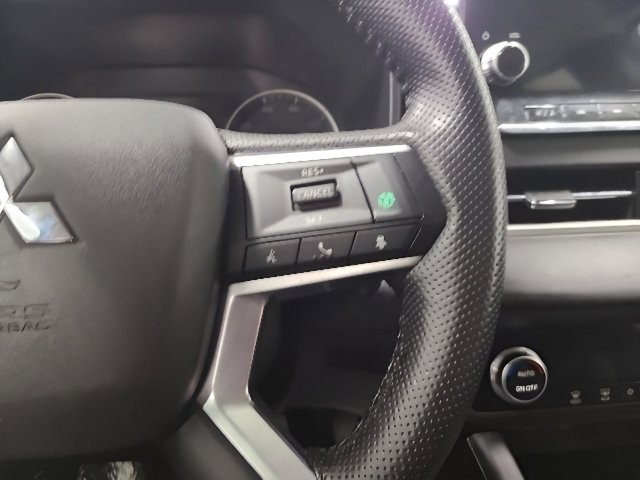 Used 2024 Mitsubishi Outlander SE AWD/4WD image 27