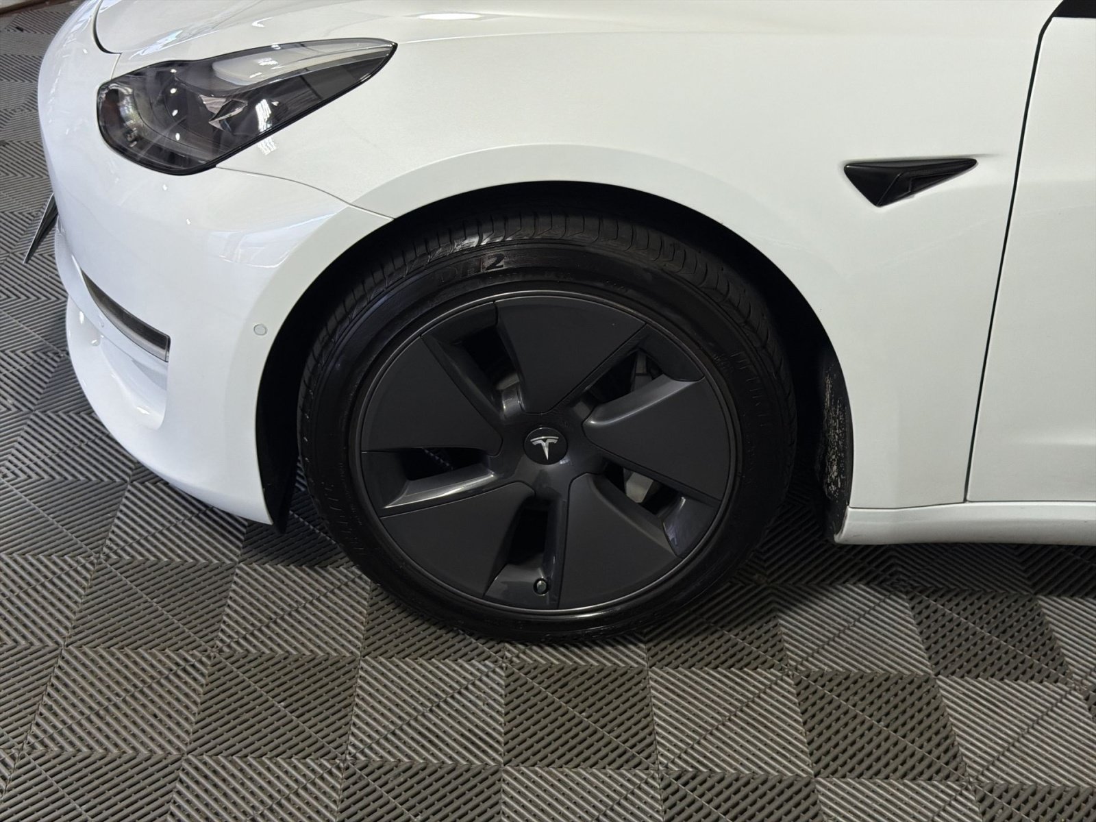 Used 2021 Tesla Model 3 Standard Range Plus RWD image 12