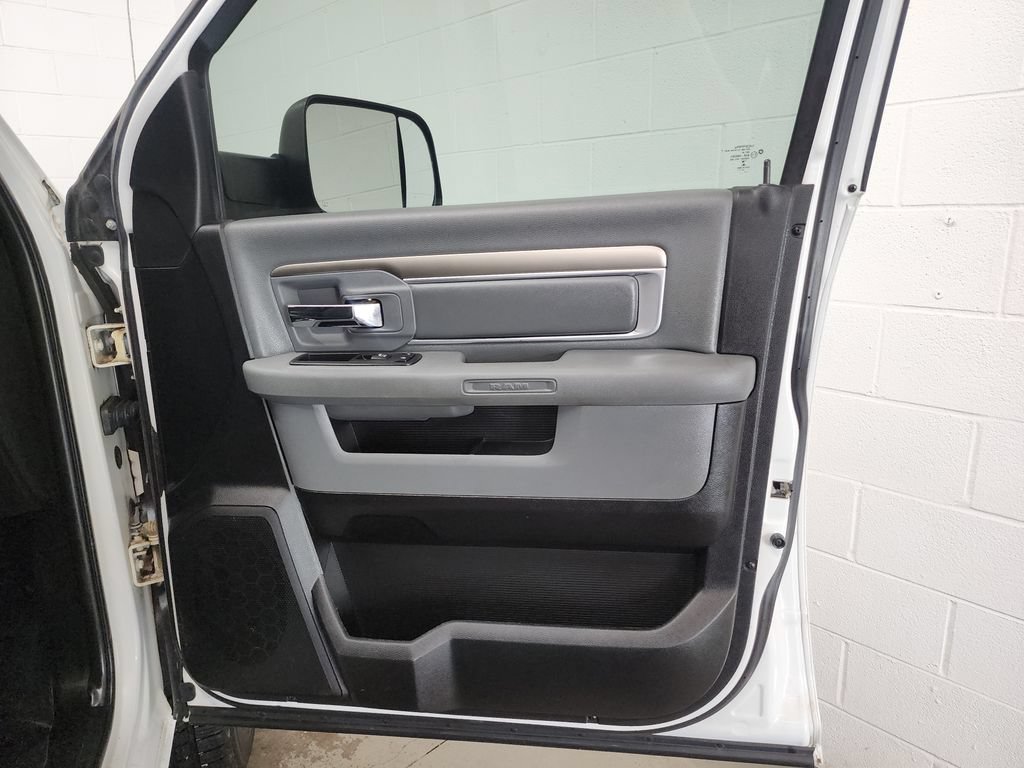 Used 2017 RAM 2500 Big Horn w/ Sport Appearance Group AWD/4WD image 31