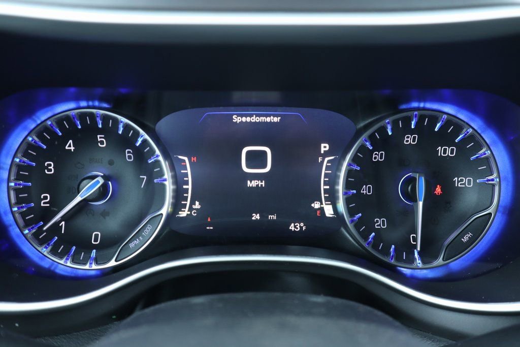 New 2026 Chrysler Pacifica Select FWD image 4