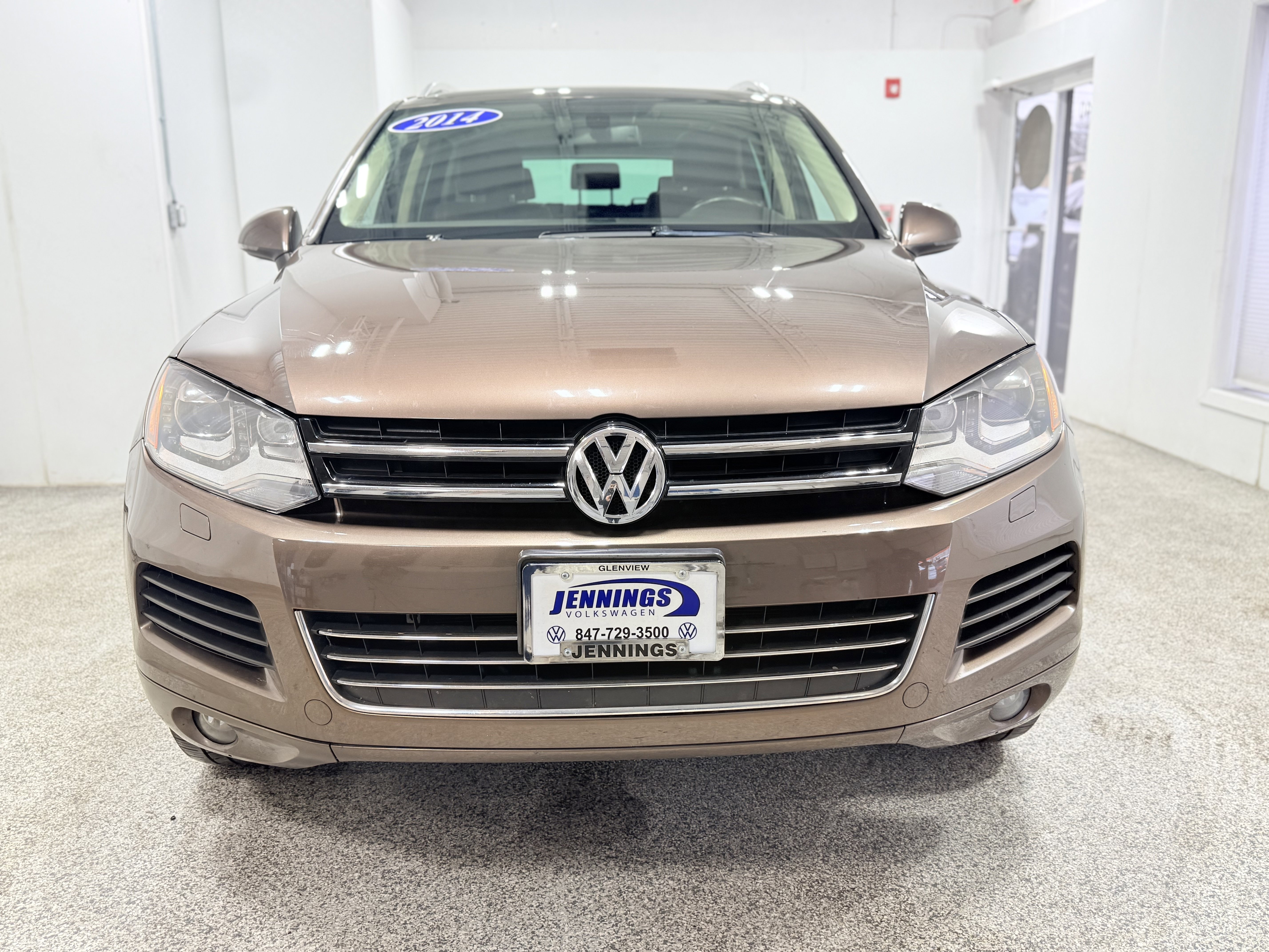 Used 2014 Volkswagen Touareg TDI image 2