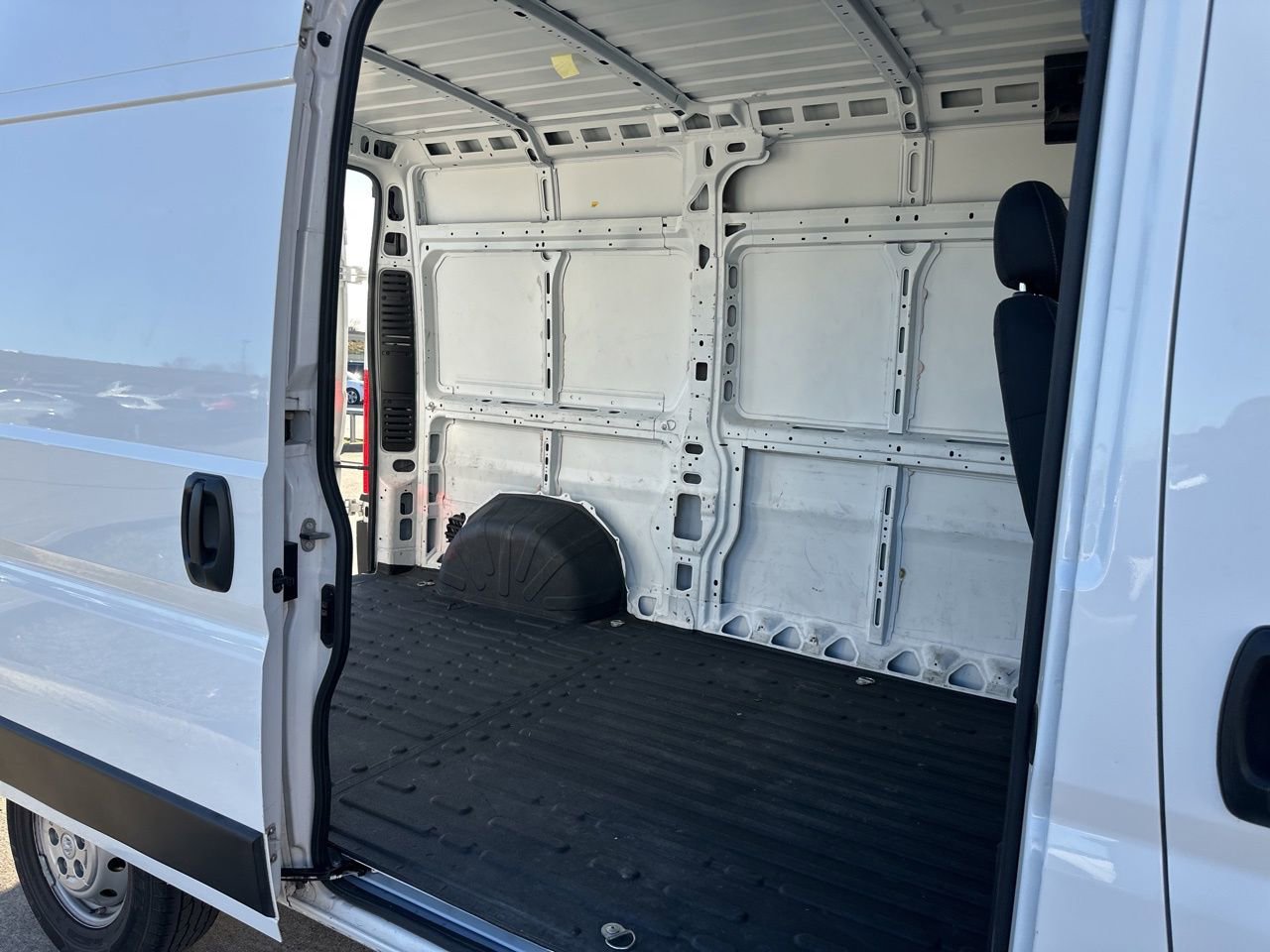 Used 2023 RAM ProMaster 2500 image 18