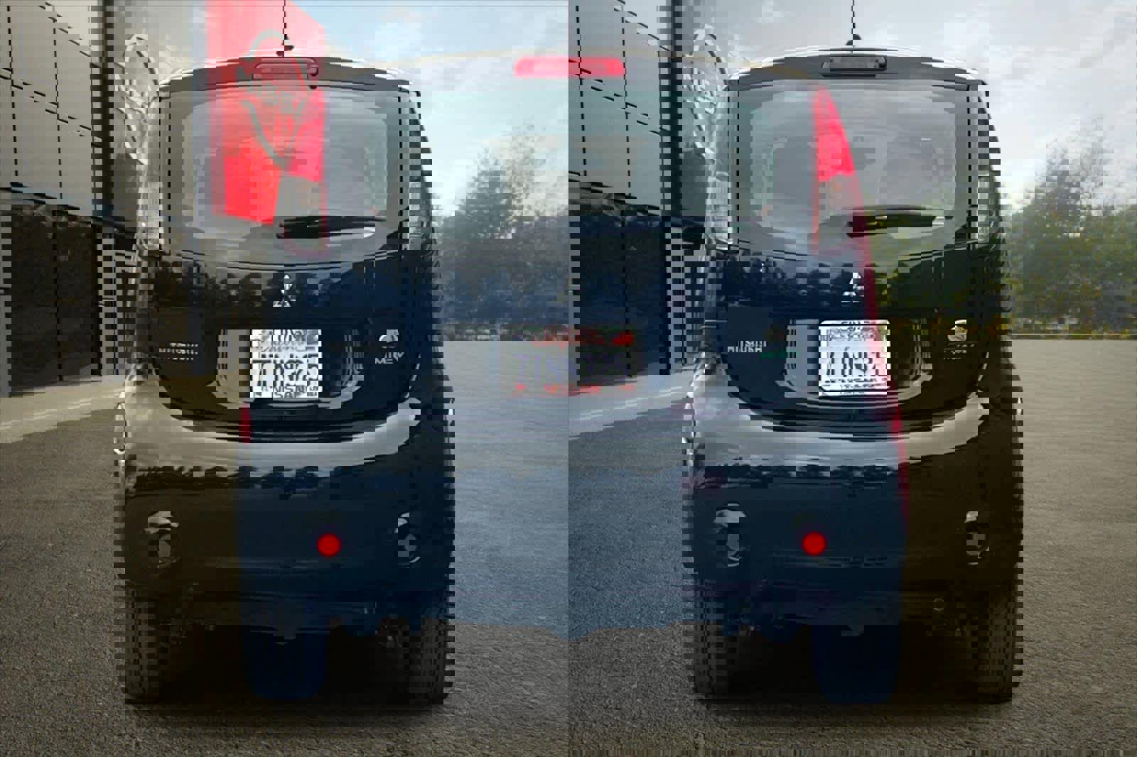 Used 2016 Mitsubishi i ES image 8