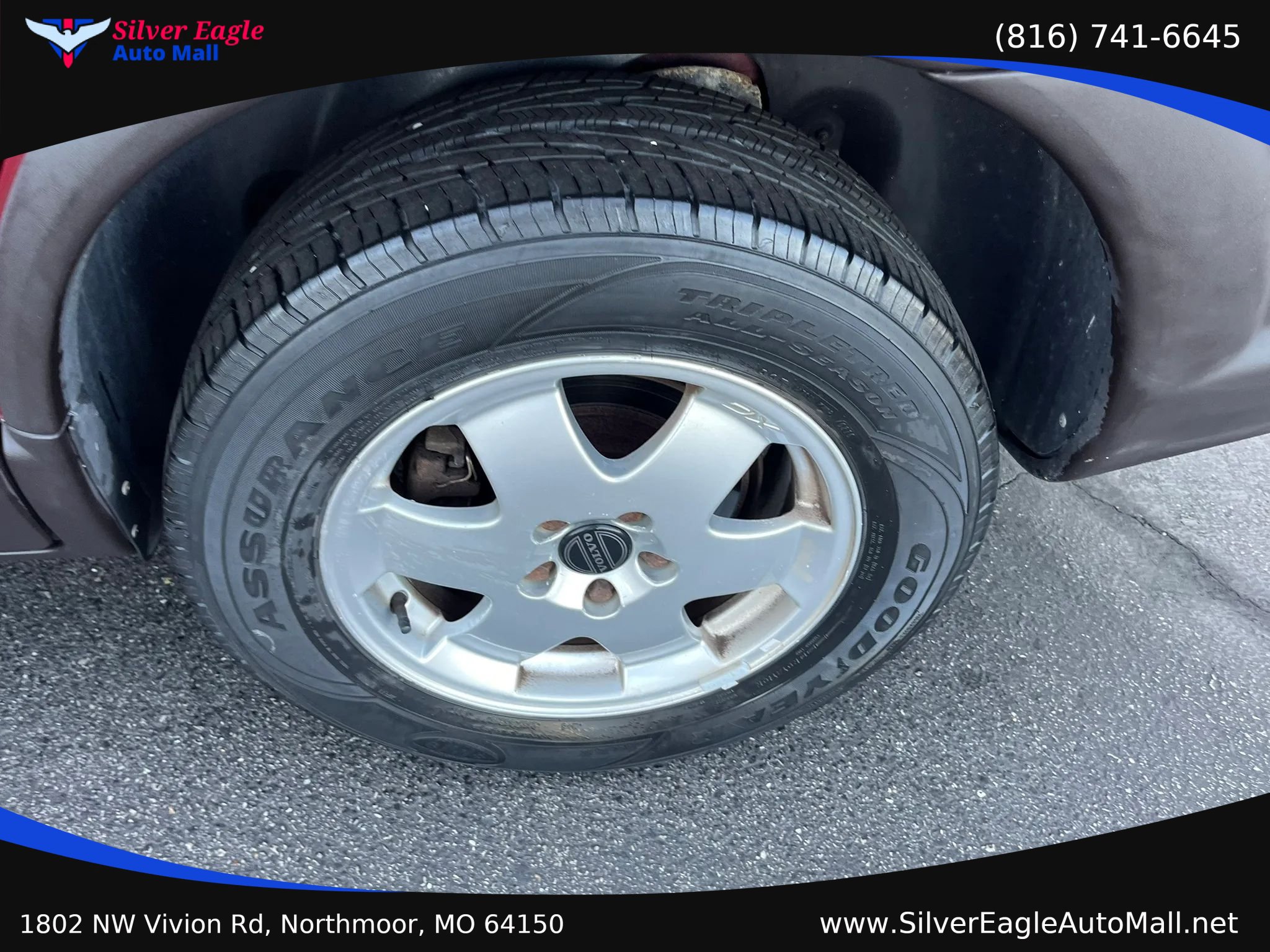 Used 2004 Volvo XC70 AWD/4WD image 11