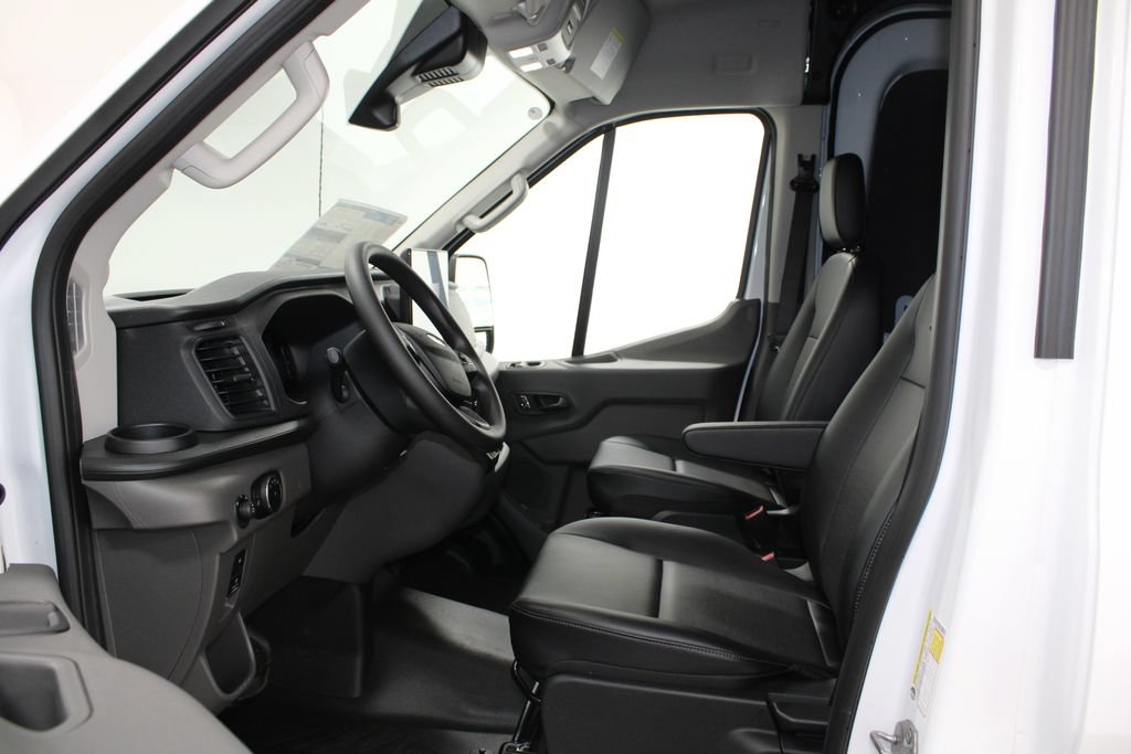 New 2026 Ford Transit 250 148 Medium Roof w/ Load Area Protection Package RWD image 22