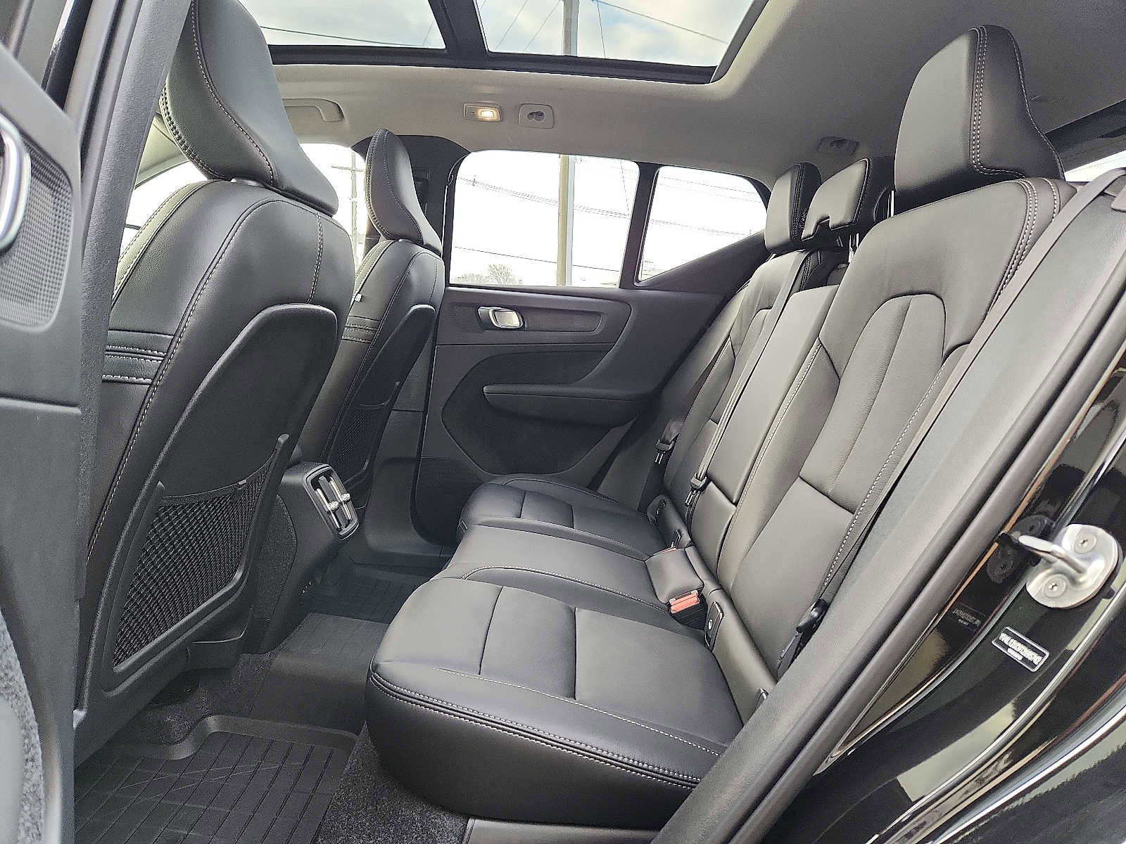 Used 2026 Volvo XC40 B5 Plus w/ Protection Package Premier image 10